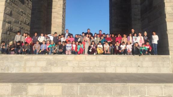 Mehmet Akif Ersoy İlkokulu 4. Sınıf Öğrencilerinin Şehitlik ziyareti