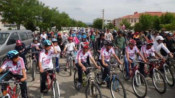 Gençlik Haftası Kapsamında Bisikletli Doğa Gezisi