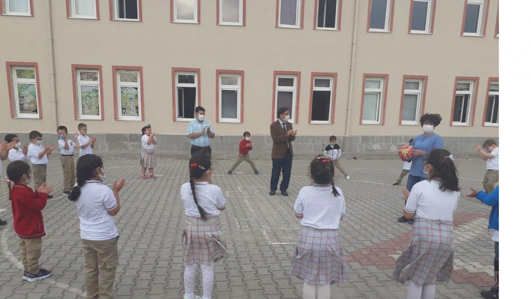İlçe Milli Eğitim Müdürümüz Mehmet ETİK Öğrencilerle bir araya geldi