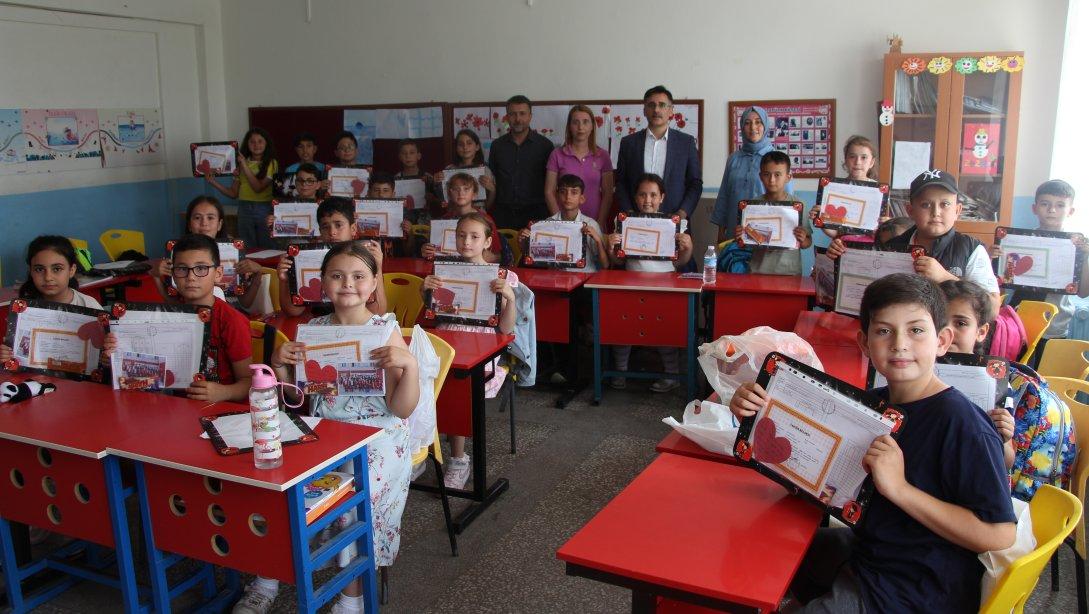 İlçe Milli Eğitim Müdürümüz Mehmet ETİK'in Karne Mesajı