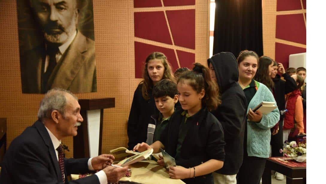 Yazar Osman ÇEVİKSOY Gazi Ortaokulu Öğrencileriyle Buluştu