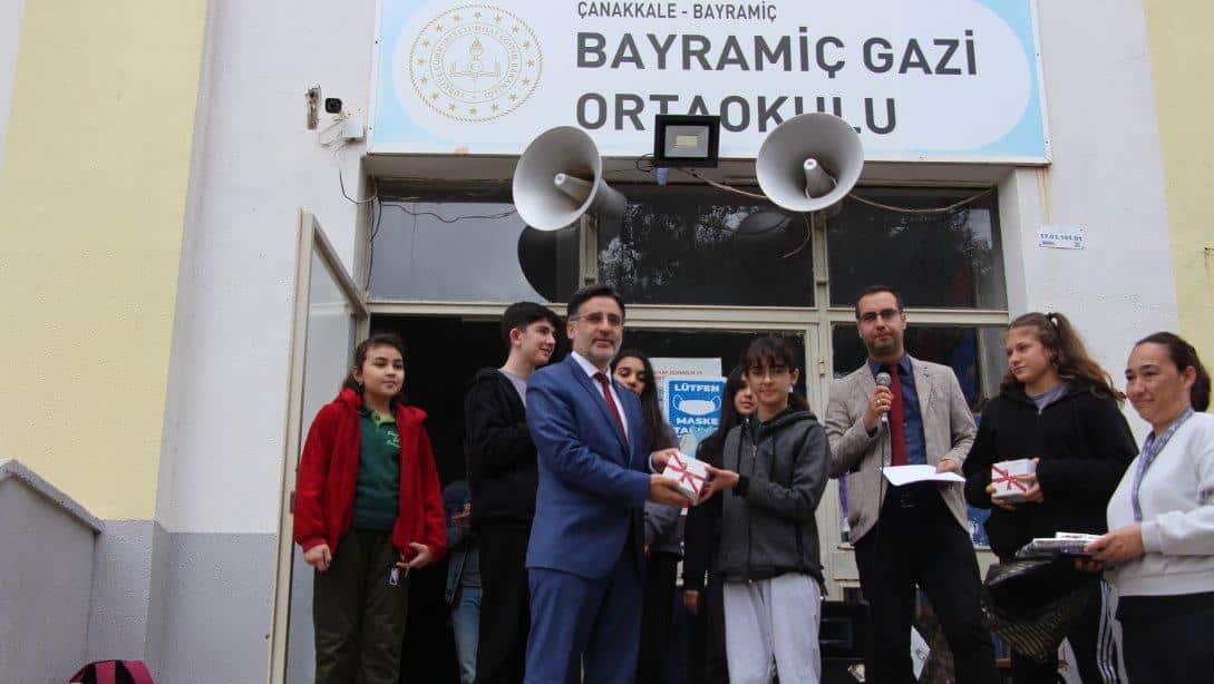 Gazi Ortaokulu'nda Yarışmalarda Dereceye Giren Öğrencilerimize Ödül Töreni