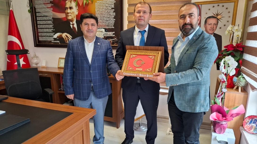 EĞİTİM-BİR-SEN'den İlçe Milli Eğitim Müdürümüz Fatih TÜRK'e Hayırlı Olsun Ziyareti